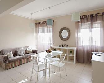 Blue Sky Apartment - Faro - Jadalnia