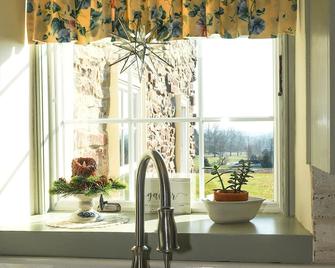 Fieldstone Farmhouse Guest Suite - Harleysville