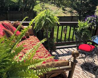 Private Stay By Madlygiving - Boutique Bed & Breakfast At National Harbor - By Hospitalent Mariby Corpening - National Harbor - Patio