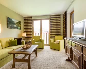 Large apartment with 2 bedrooms ideal for families - Tannheim - Wohnzimmer