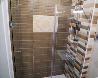 Sofia Central Luxury Apartment - Sofia - Bathroom