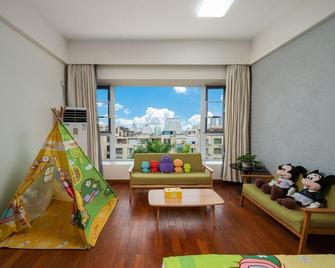 Pearl Bay Seaview Hotel (Laojie Seaview) - Beihai - Living room