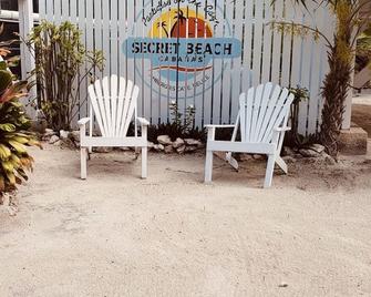 Eco Friendly, Off the Grid Cabana Sea Views steps from the water! - San Pedro Town - Patio