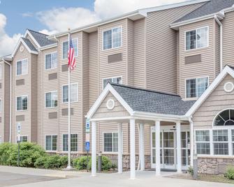 Microtel Inn & Suites by Wyndham Mansfield - Mansfield - Building