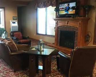 Randolph Inn and Suites - Winchester - Living room