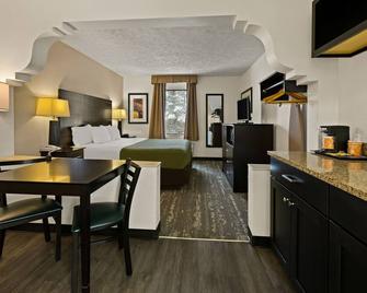 Quality Inn Traverse City - Traverse City - Bedroom