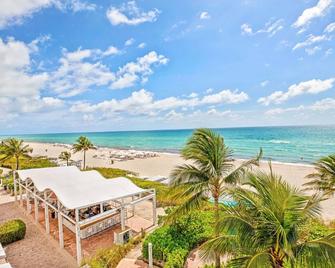 Awesome Beach Resort with Ocean view! - Sunny Isles Beach - Strand