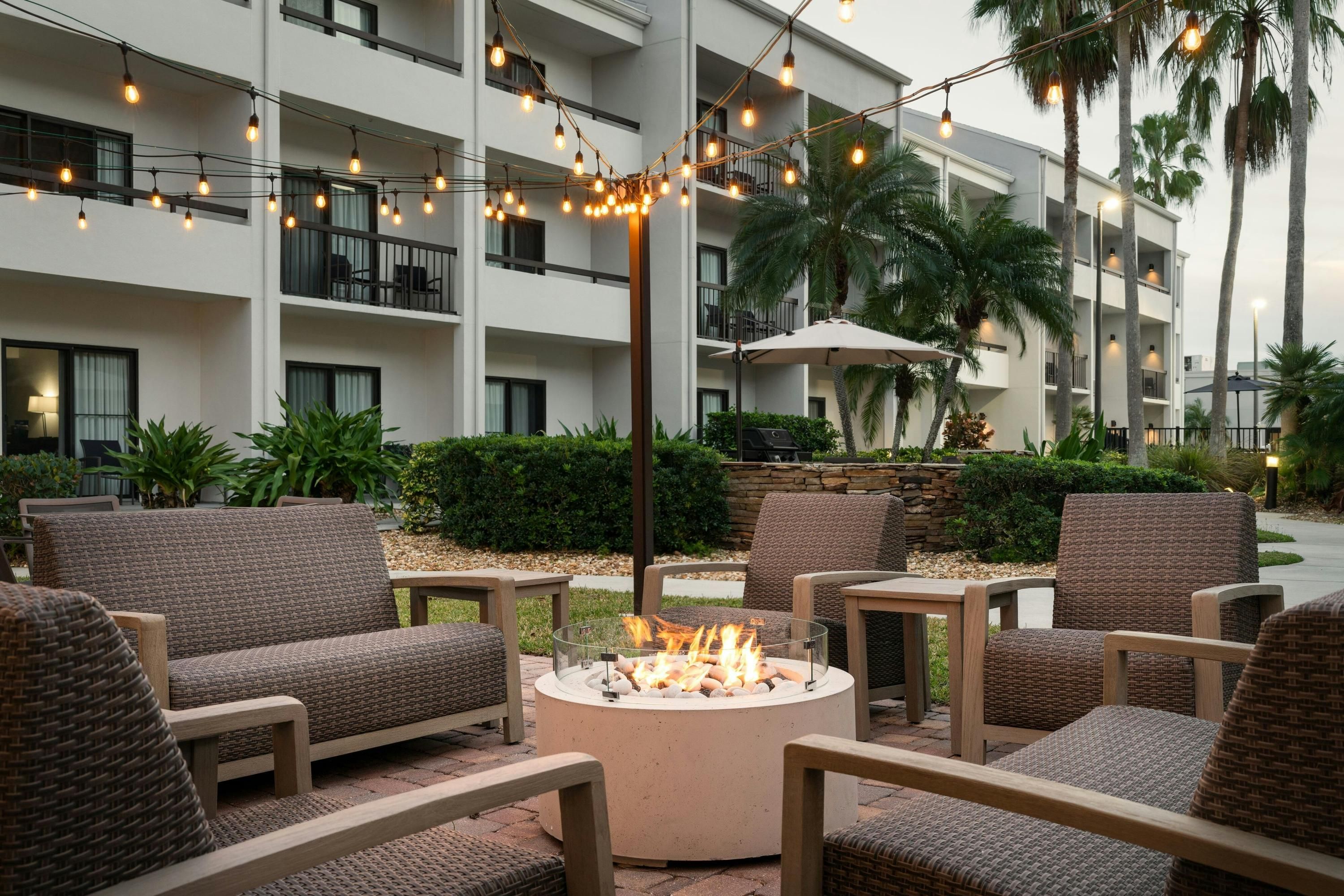 Courtyard by Marriott Melbourne West - Melbourne - Innenhof