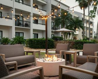 Courtyard by Marriott Melbourne West - מלבורן - פטיו