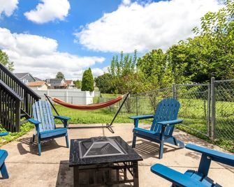 Family Friendly w/ Game Room in Quiet Neighborhood - Wentzville - Binnenhof