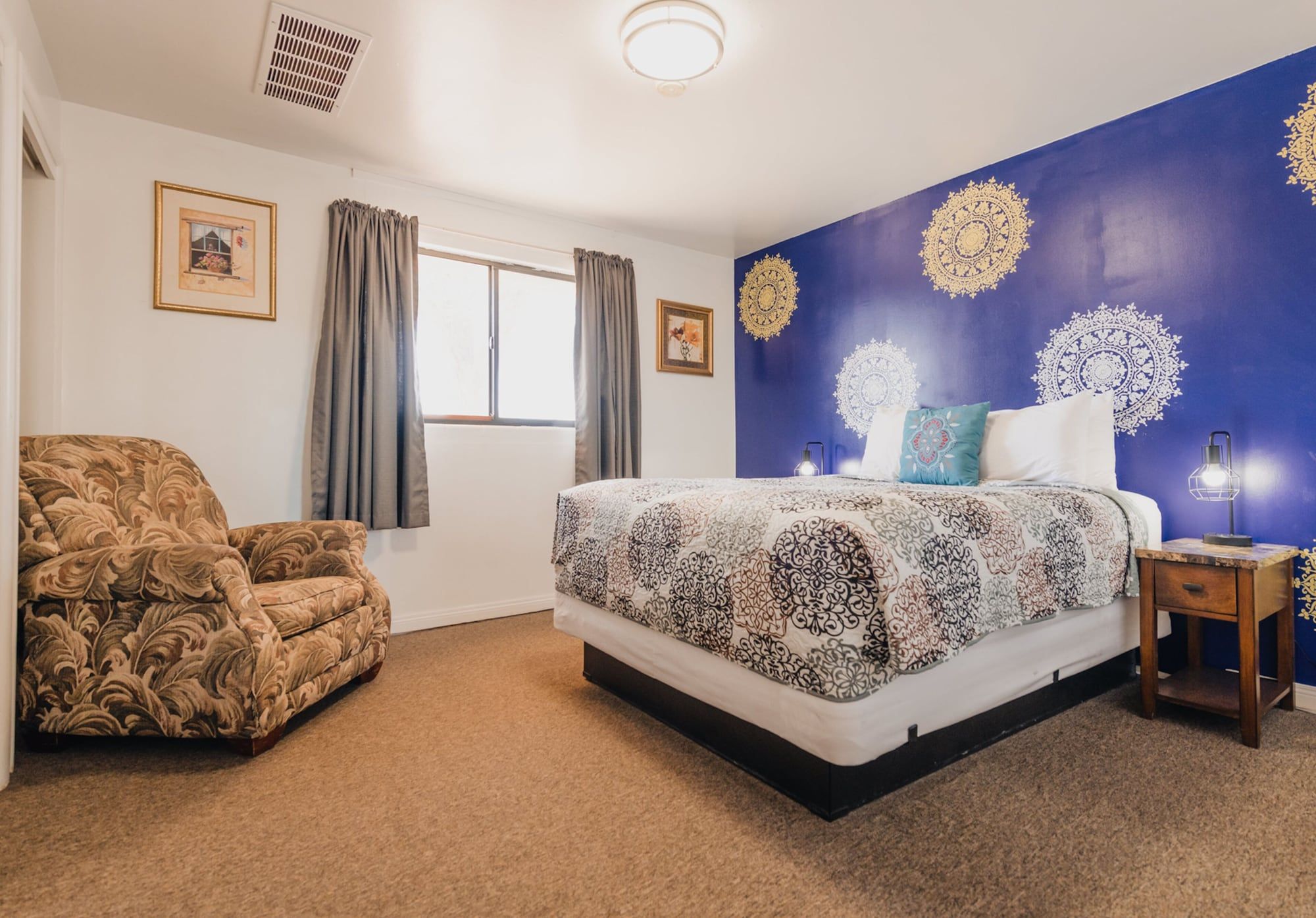 Home Style Apartments - 1 & 3 BR Suites with Full Kitchen - Page - Camera da letto