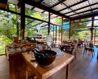 ホテル ブティック クエブラ ノズ コンフォート エ ナチュレザ - カンポス・ド・ジョルダン - レストラン