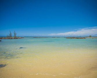 Voile Bleue Boutique Hotel - Pointe aux Piments - Beach