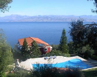 Apraos Bay Hotel - Kassiopi - Piscina