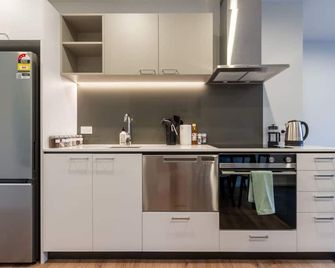 Bright and Spacious 2BR near Ara Institute and CBD - Christchurch - Cucina
