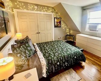 The Pvd Penthouse Near Brown, Risd, College Hilltop Rated Host Min To Dwntwn - Providence