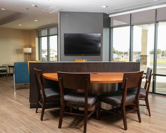 TownePlace Suites by Marriott Petawawa - Petawawa - Dining room