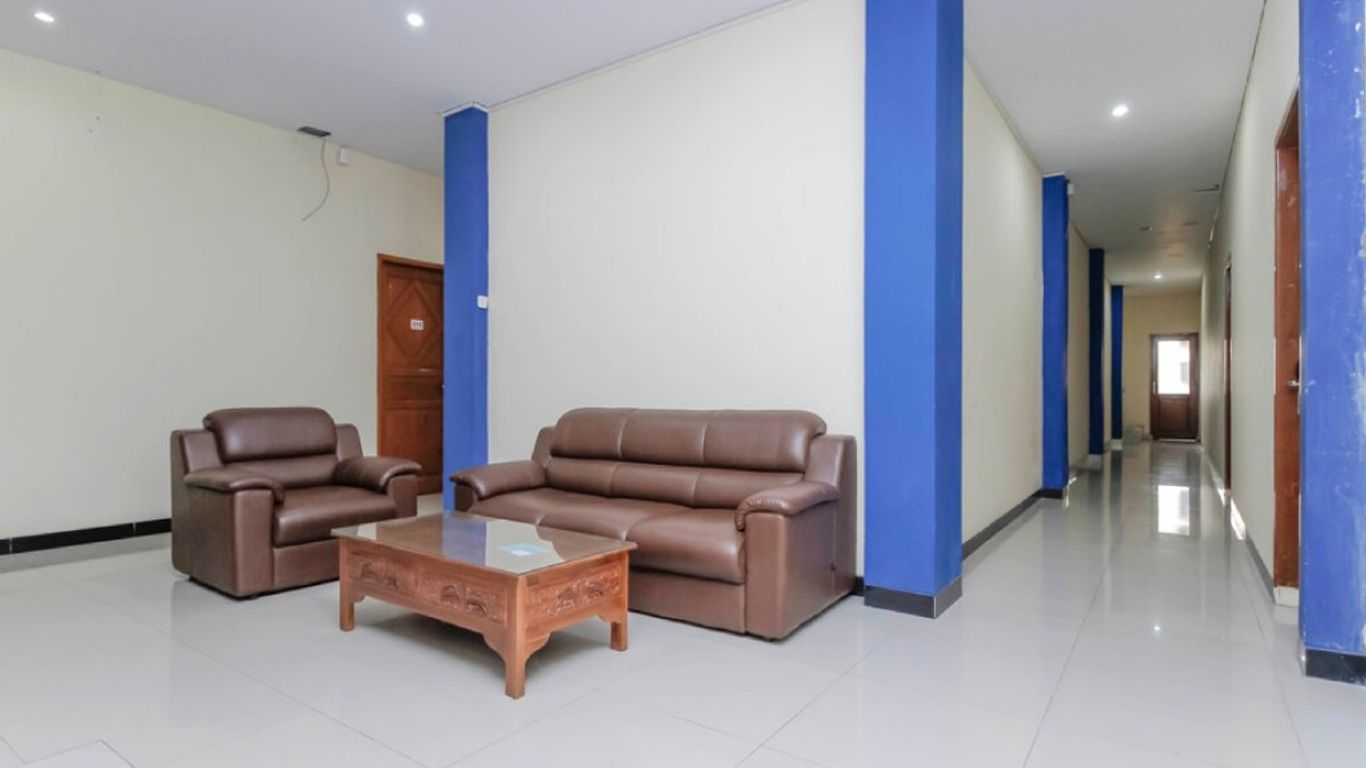 RedDoorz Plus @ Jalan Pemuda Jakarta