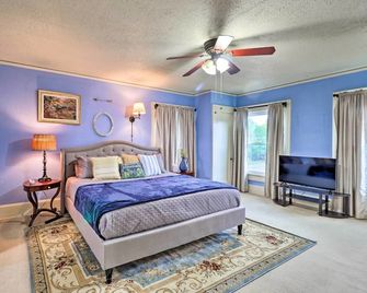 1920s Corsicana Home - Spacious Group Getaway! - Corsicana