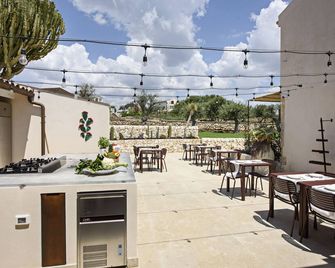 Poggio Leano Boutique Hotel - Donnalucata - Patio