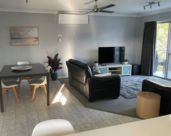Unit 9 Bellevue - Lakes Entrance
