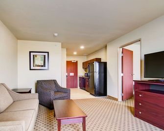 Cobblestone Inn & Suites-Winterset - Winterset - Sala de estar