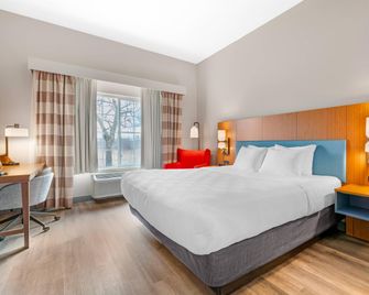 Country Inn & Suites by Radisson, West Bend, WI - West Bend - Slaapkamer