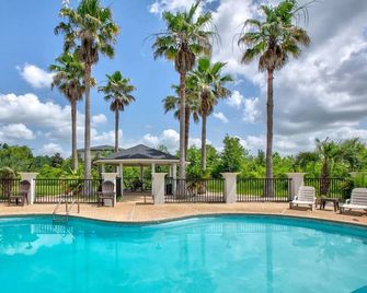 Wingate by Wyndham Biloxi/Ocean Springs - Biloxi - Pool