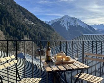 8-room duplex apartment in authentic chalet - La Plagne village resort - Champagny-en-Vanoise - Balcón