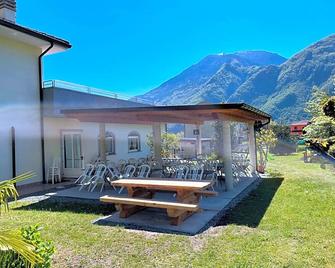 Hotel Culmine - Ardenno - Патіо