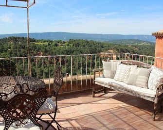 Beautiful 250 year old Village House in centre of Roussillon with stunning views - Roussillon - Balcony