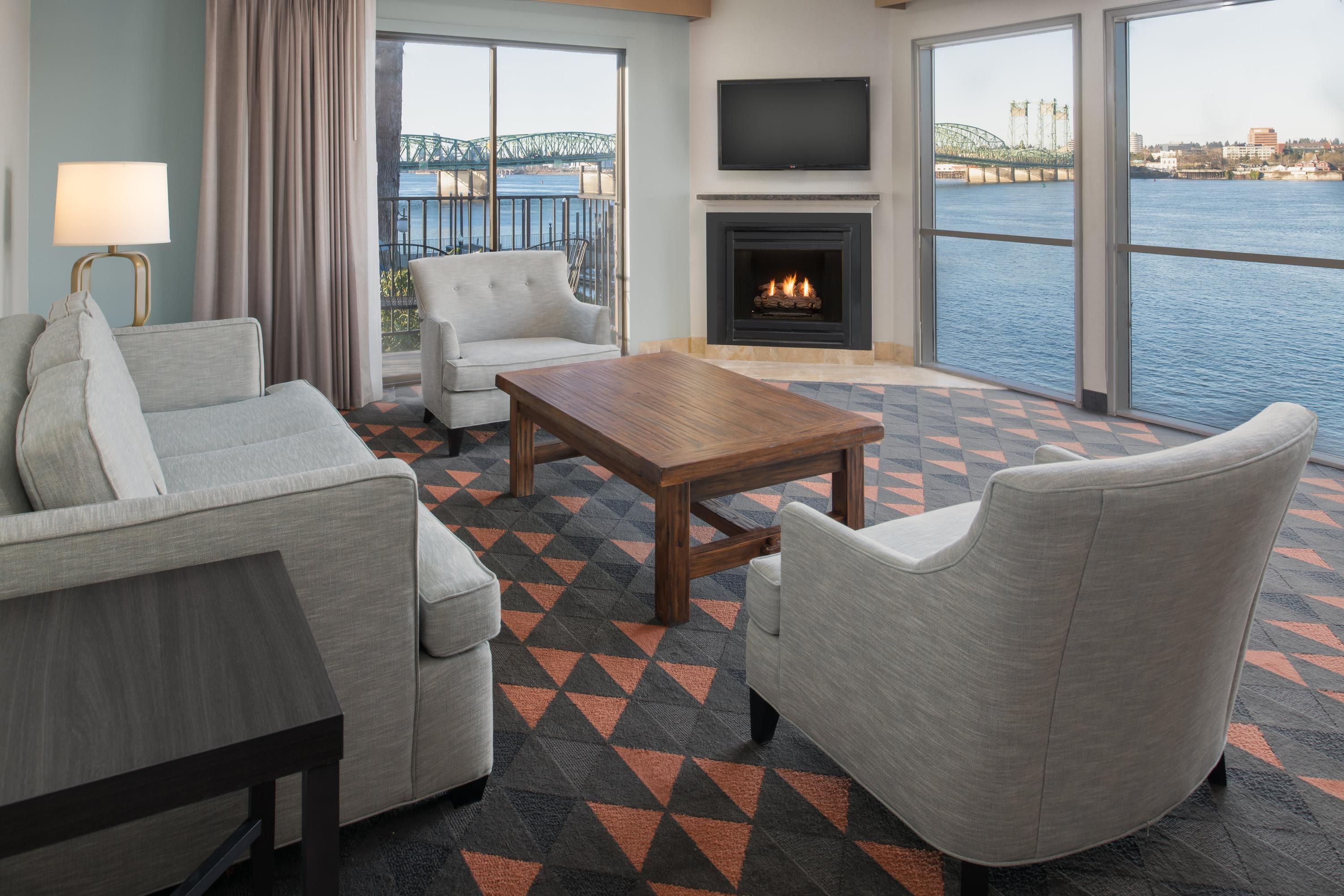 Holiday Inn Portland - Columbia Riverfront By IHG - Portland - Living room