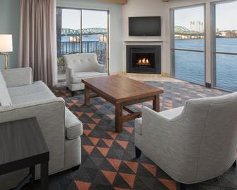 Holiday Inn Portland - Columbia Riverfront, an IHG hotel - Portland - Living room