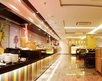 โรงแรมอิฟโฮเทล โดย ซายาจิ อินโดร์ - อินดอร์ - ร้านอาหาร