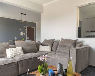 Eclipse Minimal - Athens - Living room