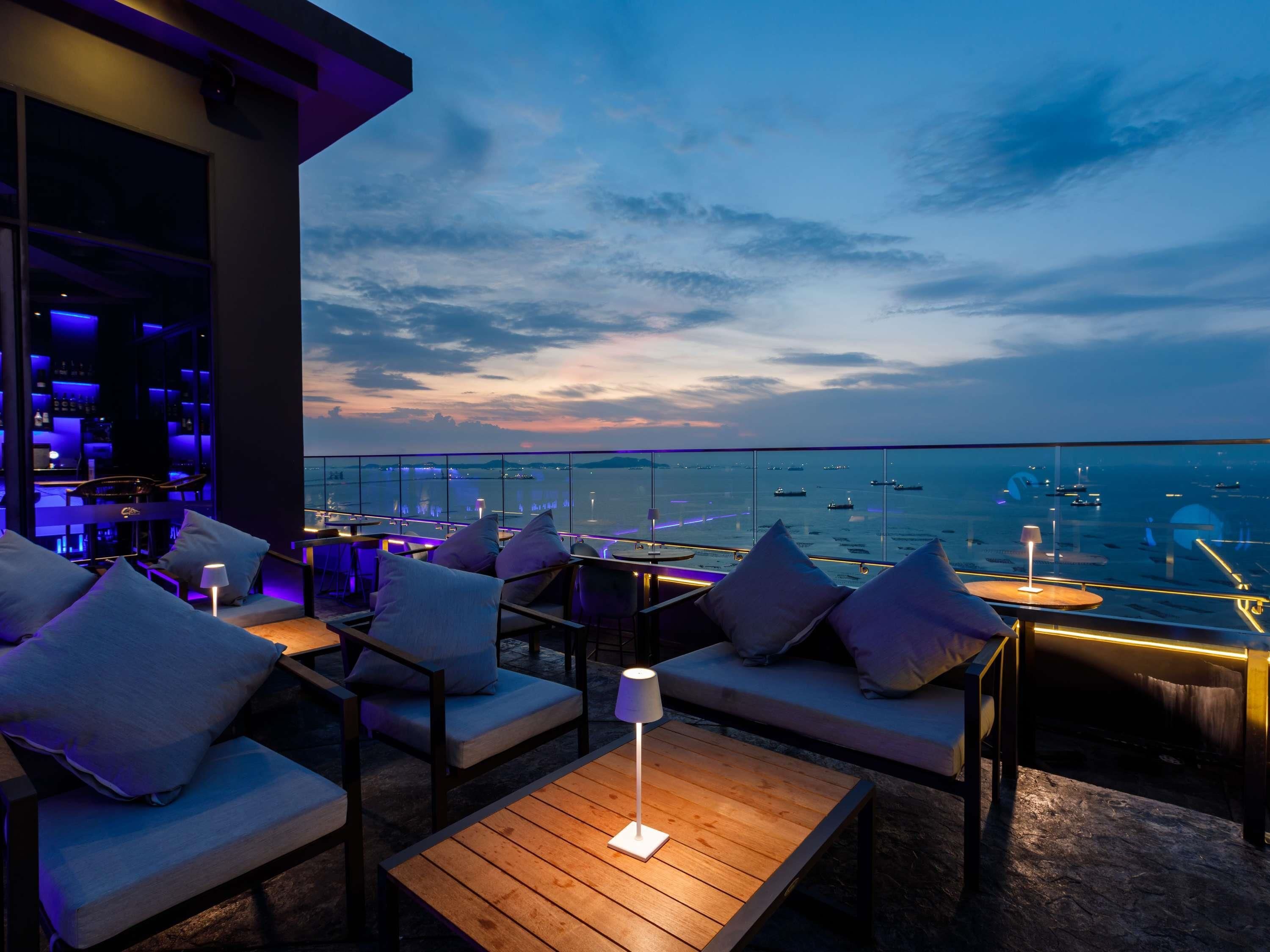 Novotel Sriracha Marina Bay - צ'ונבורי - בר