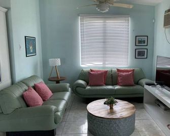 Ocean Beach Front 2nd floor Terrace - Aguada - Sala de estar