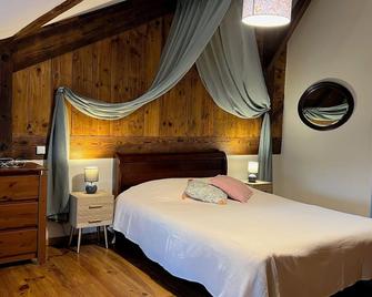 Gîtes & Chambres d'hôtes Peyrecout - Laparrouquial - Schlafzimmer