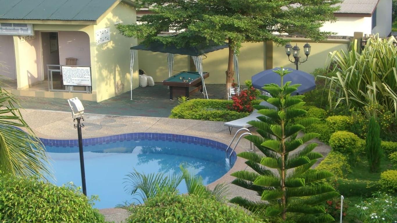 Wadoma Royale Hotel