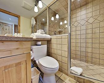 Timberline 215 Studio Deluxe ~ Hot Tub~Pool~WiFi~Ski-in/out~Local Shuttle - Snowmass Village - Baño