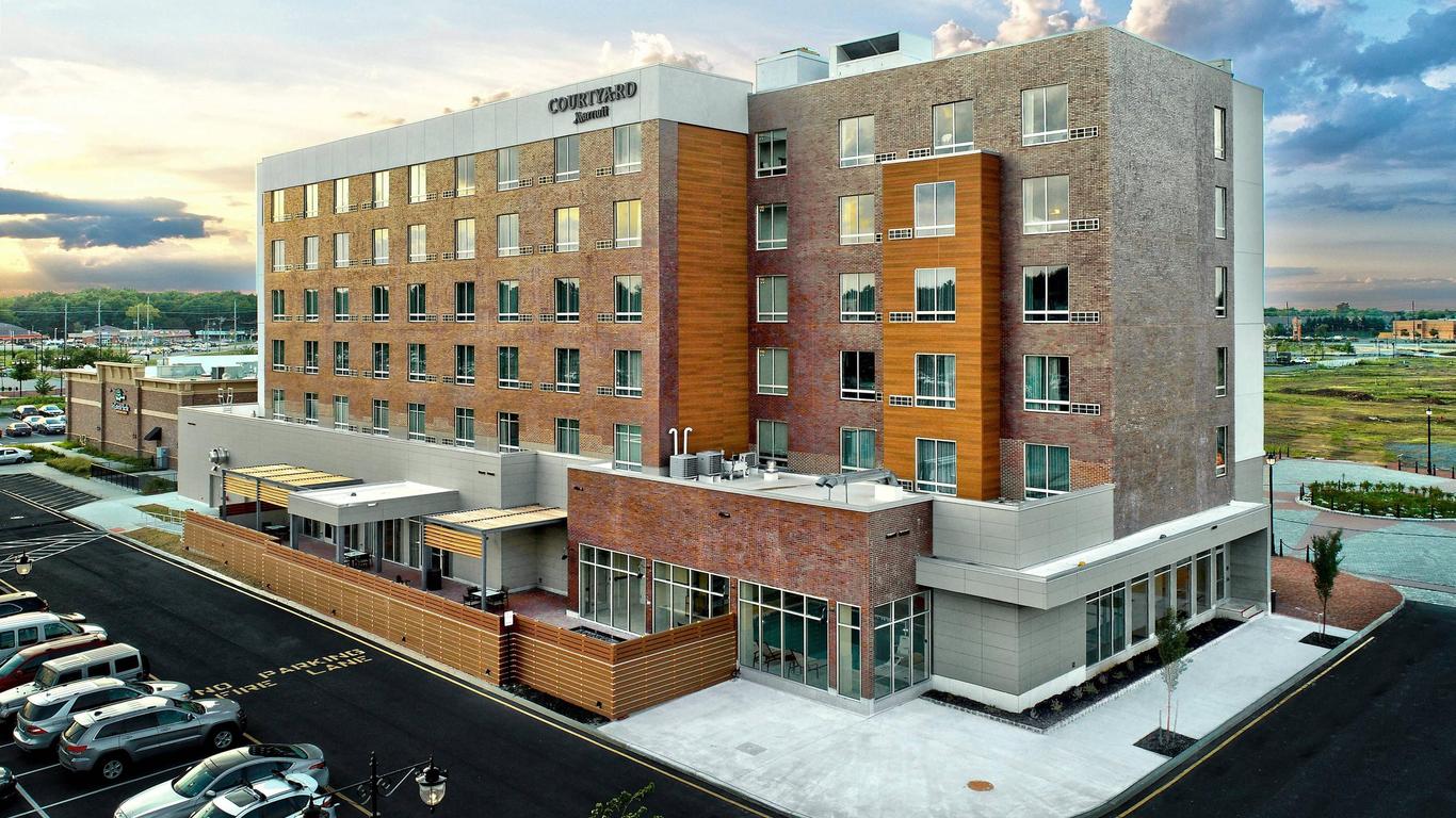 Courtyard by Marriott North Brunswick