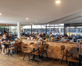Diplomat Hotel Alice Springs - Alice Springs - Bar