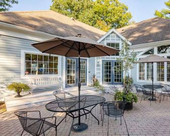 Luxe Condo in Norwich Less Than 3 Minutes From Mohegan Sun - Norwich - Terasa