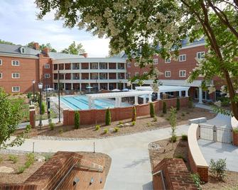 Rizzo Center - Chapel Hill - Bina