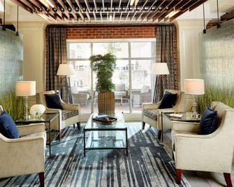 Rizzo Center - Chapel Hill - Lounge