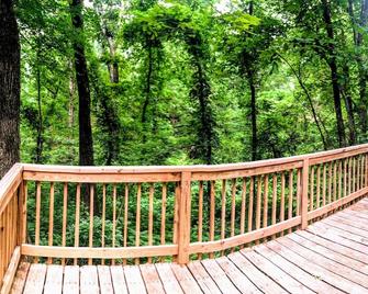 Cottage On Beech Haven In The Woods- 2.8 Miles From Uga Campus - Athens - Balcony