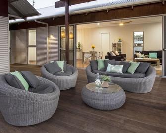The Deck - Margaret River - Вітальня