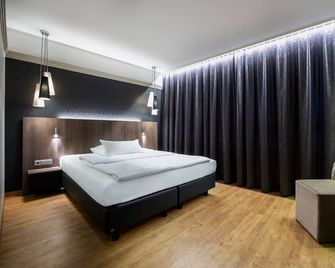 Kronenhotel Stuttgart - Stuttgart - Bedroom