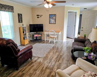 Mobile Home On 10 Acres new - Bear Lake - Living room