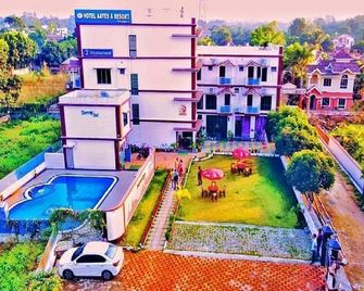 Hotel Aayes And Resort - Shānti Niketan - Building